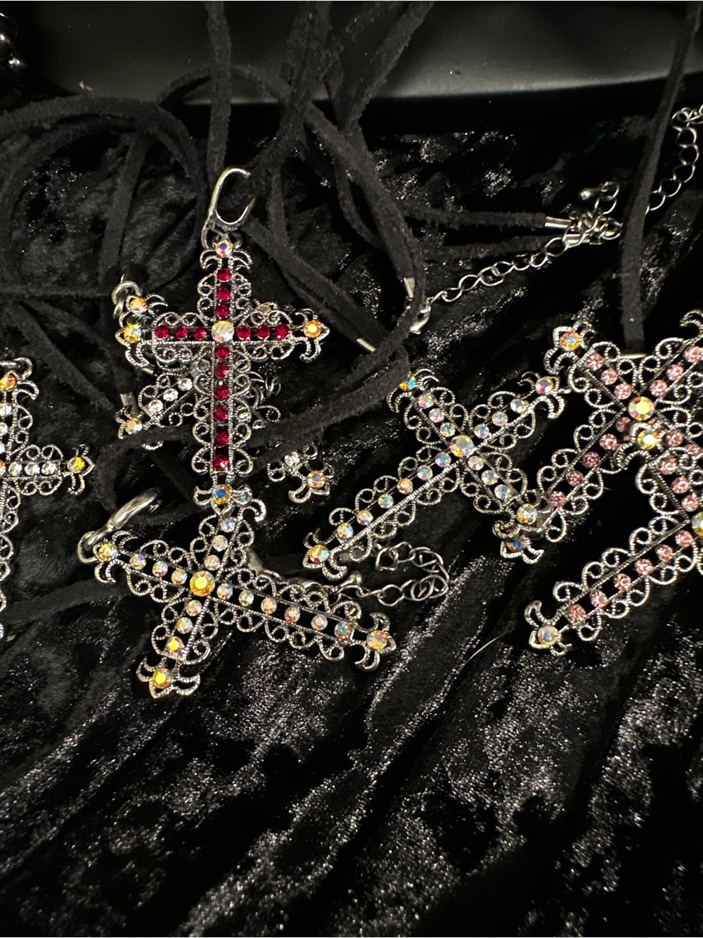 Lot of 8 Cross Pendant Necklaces – Assorted Colors – Craft & Jewelry Lot - Picture 10 of 16
